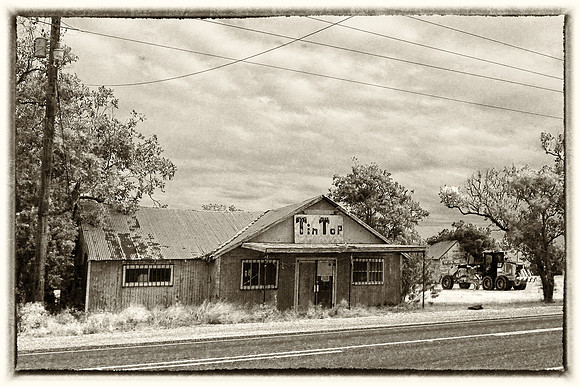 Tin Top Inn
